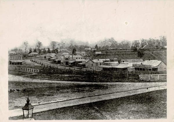 Main street of Drouin, unsealed